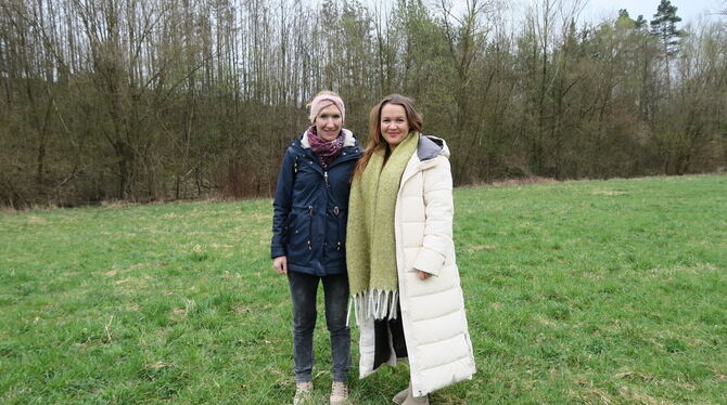 Antje Oswald (links) und Teresa Mavridis haben den Verein Die Ameisen − Naturkindergarten Pliezhausen gegründet. Anfang April ze