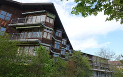 Architektonisch wertvoll, aber als Altenheim nicht mehr brauchbar, steht der Behnisch-Bau des Haus Ringelbach seit langer Zeit l