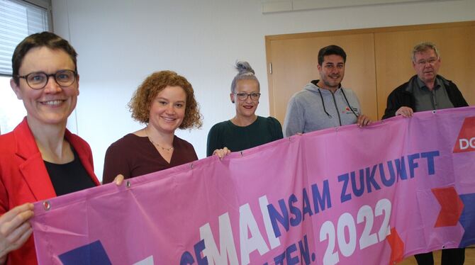 Kerstin Pätzold, Regionsgeschäftsführerin DGB Neckar-Alb-Obere Donau, Madeleine Glaser, stellvertretende Bezirksgeschäftsführeri