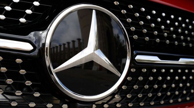 Mercedes-Benz Logo