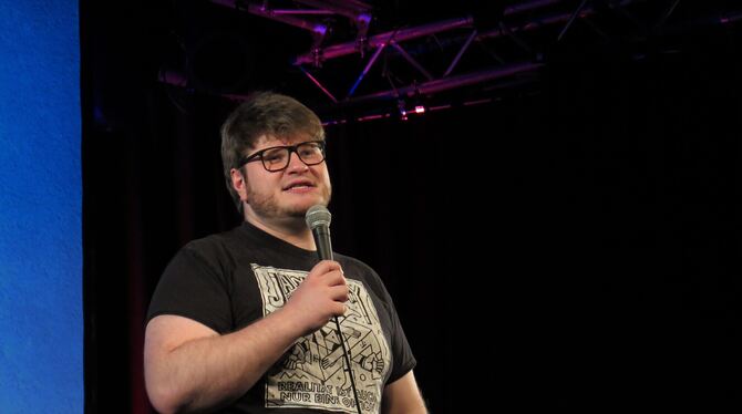 Jan Philipp Zymny hat ein Problem mit extrovertierten Menschen.