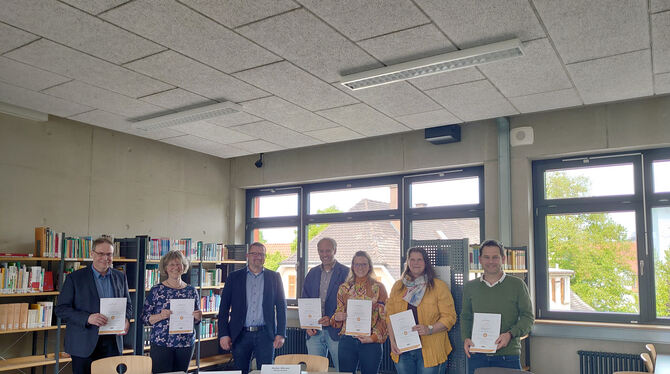 Bürgermeister Stefan Wörner im Kreise der Schulleiter Marcel Schnek (von links), Heidrun Schmid-Salzer, Jochen Wandel, Sabrina S Bürgermeister Stefan Wörner im Kreise der Schulleiter Marcel Schnek (von links), Heidrun Schmid-Salzer, Jochen Wandel, Sabrina S