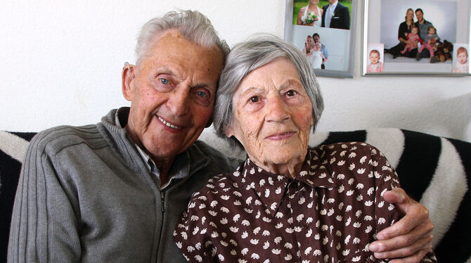 Seit über 70 Jahren ein Paar: Eugen und Anna Elisabeth Speidel feiern heute, 30. April, das seltene Fest der Gnadenhochzeit.  FO