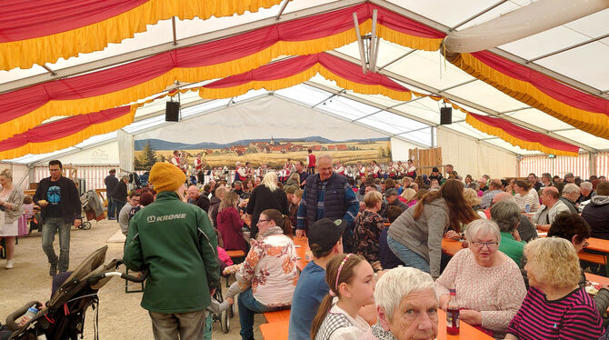 Die Stimmung ist gut, die Menschen wollen wieder raus.  FOTOS: WURSTER