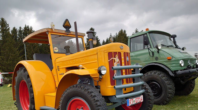 Der Hanomag bringt Farbe ins Treffen.