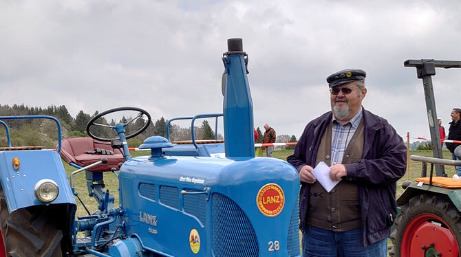 Albert Münz’ Lanz kommt vom Maiumzug.