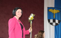 Jetzt ist Anja Sauer offiziell Bürgermeisterin von Römerstein. Am Freitagabend ist sie in Böhringen vereidigt worden. Die Schäfe