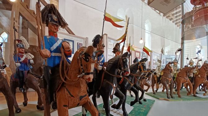 Sonderausstellung im Gestütsmuseum Offenhausen: Historisches Spielzeug rund ums Pferd aus der Sammlung Egelhof wird gezeigt, dar