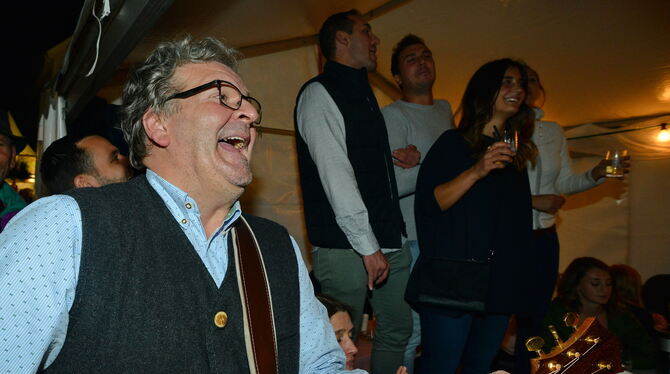 Heiner Engelhardt in seinem Element. Der Wirt vom Lauba-Mäxle wird aber in diesem Jahr nicht mehr zum Wirteteam gehören. FOTO: K