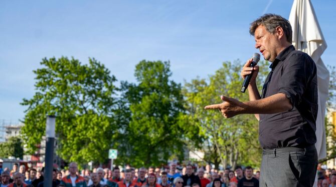 Bundeswirtschaftsminister besucht Raffinerie in Schwedt