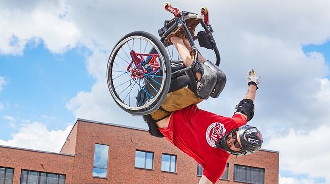 Wheelchair-Skating zum Auftakt von Kultur vom Rande.  FOTO: PRIVAT