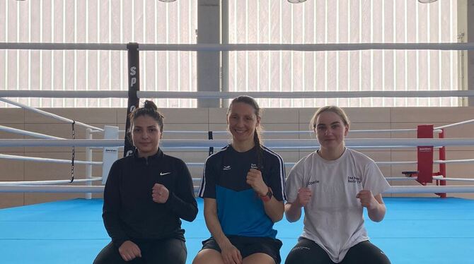 Starten heute in Paris: (von links) Ilknur Eryilmaz, Aylin Özcelik und Kathrin Häberle vom SSV Reutlingen FOTO: VEREIN Starten heute in Paris: (von links) Ilknur Eryilmaz, Aylin Özcelik und Kathrin Häberle vom SSV Reutlingen FOTO: VEREIN