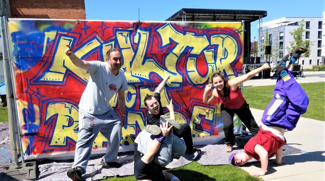 Eigens aus Wien angereist war die »Ich bin o.k. Dance Company« und bot einen Hip-Hop-Kurs für alle an. FOTOS: BÖHM
