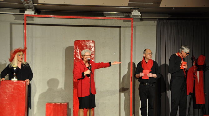 Das Generationentheater »Mixed Pickles«, im Bild (von links) Heike Reiff, Elke Früh-Zimmermann, Gerd Wanner und Werner Wendt, s