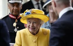 Die Queen besucht Bahnprojekt