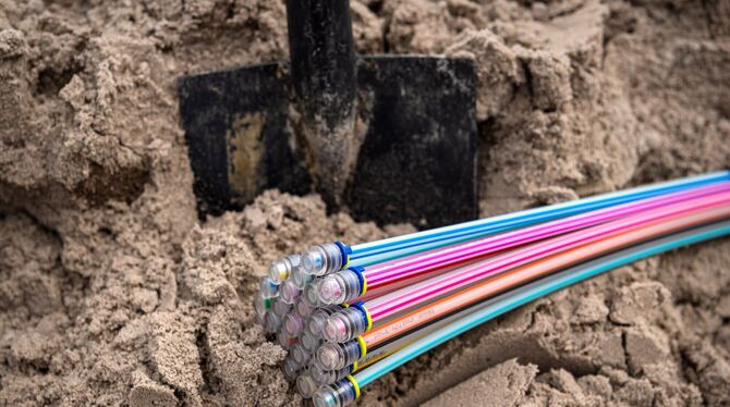 Glasfaser kommt in die grauen Flecken in Engstingen. Glasfaser kommt in die grauen Flecken in Engstingen.