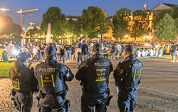  Die Krawalle am Eckensee verursachten eine leichte Delle im gefühlten Sicherheitsempfinden in Stuttgart.  FOTO: IMAGO IMAGES/ H