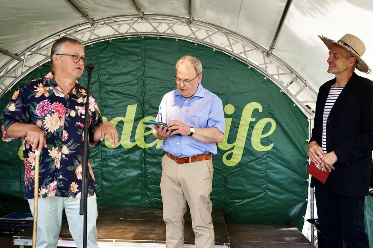 5BAAC9C4-DAED-4943-82A0-6EFEF4B2F542_1_201_a