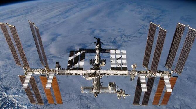 Zwei US-Astronauten mussten eilig ihren Forschungsbereich auf der ISS verlassen. Foto: Nasa