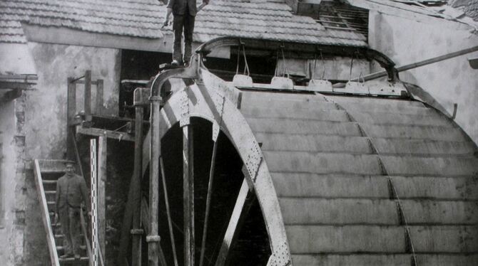 Das größte Wasserrad der Papierfabrik Laiblin war von 1879 bis 1927 in Betrieb.  FOTO: STADTARCHIV PFULLINGEN