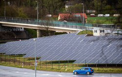 Wie so ein Solarpark aussieht, könnten sich sich die Ofterdinger im Tübinger Stadtteil Lustnau anschauen, wo die größte Solaranl