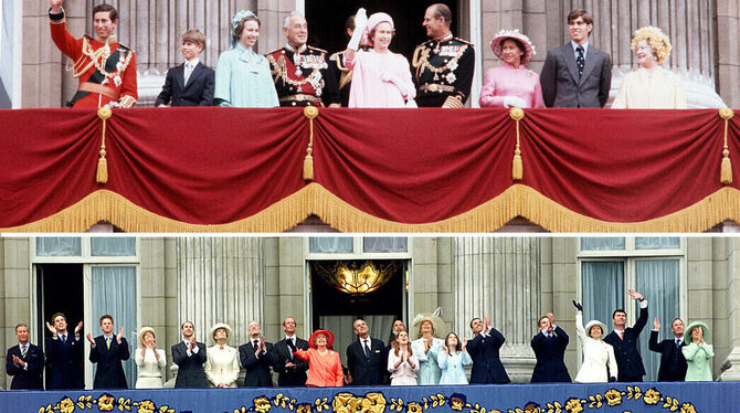 Queen Elizabeth und ihre Familie stehen während der Feierlichkeiten zu den Thronjubiläen (von oben) am 07. Juni 1977, 04. Juni