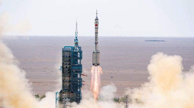 Start der »Shenzhou 14«-Mission