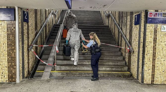 Tödlicher Streit am Bahnhof Weil der Stadt - ein Gleis gesperrt Tödlicher Streit am Bahnhof Weil der Stadt - ein Gleis gesperrt