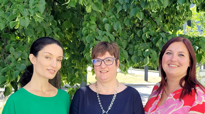 Das Team der ambulanten Krebsberatungsstelle (von links): Jeannette Ziegler, Angelika Krebs und Maren Azevedo. FOTO:KREISKLINIKE