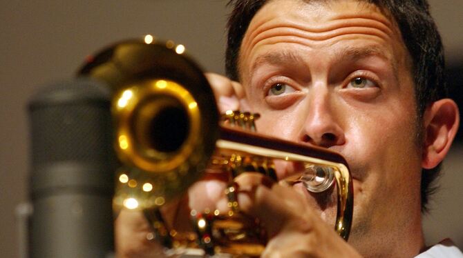 Trompetenstar Till Brönner kommt am 30. Juli in die Schloss-Arena. FOTO: OSSINGER/DPA Trompetenstar Till Brönner kommt am 30. Juli in die Schloss-Arena. FOTO: OSSINGER/DPA