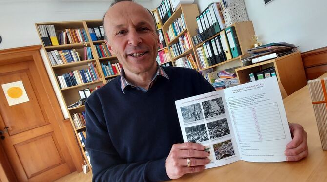 Mittendrin im Dorf: Pfarrer Hansjörg Eberhardt beteiligt sich für die Kirchengemeinde nicht nur mit einem Gottesdienst am Progra