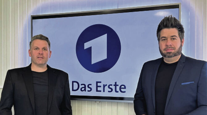 Die Brüder Sven (links) und Michael Kanz aus Burladingen sind von heue an eine Woche täglich in der ARD zu sehen.