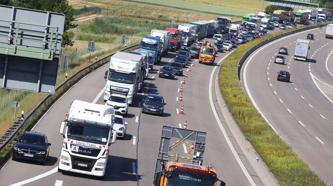 Autobahn wegen Bombensprengung gesperrt