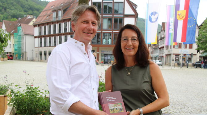 Die neue Schäferlaufmoderatorin Claudia Rabuser und ihr Partner Peter Hiller.  FOTO: OECHSNER