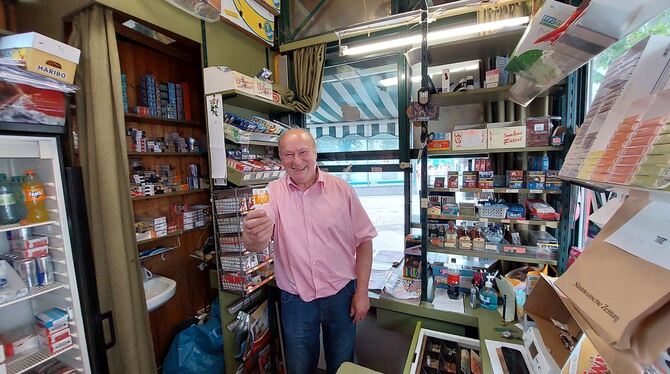 Lolli gefällig? Bei Reinhold Hess gibt es nicht nur Erste Hilfe gegen Süßhunger. Lolli gefällig? Bei Reinhold Hess gibt es nicht nur Erste Hilfe gegen Süßhunger.