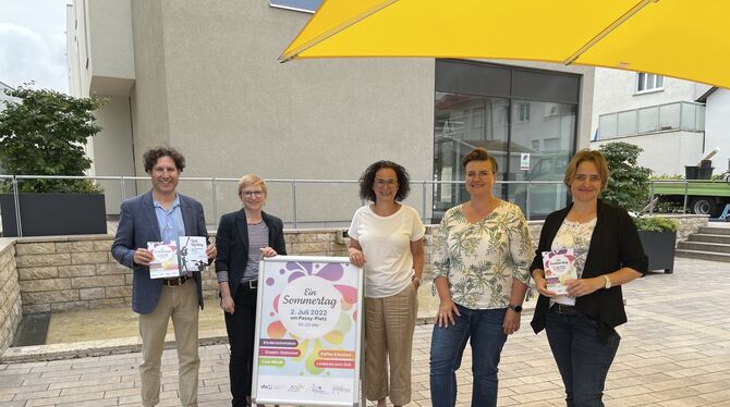 Hoffen auf viele Besucher beim Sommertag am Passy-Platz (von links): Martin Förster, Leiter der städtischen Musikschule, VHS-Lei Hoffen auf viele Besucher beim Sommertag am Passy-Platz (von links): Martin Förster, Leiter der städtischen Musikschule, VHS-Lei