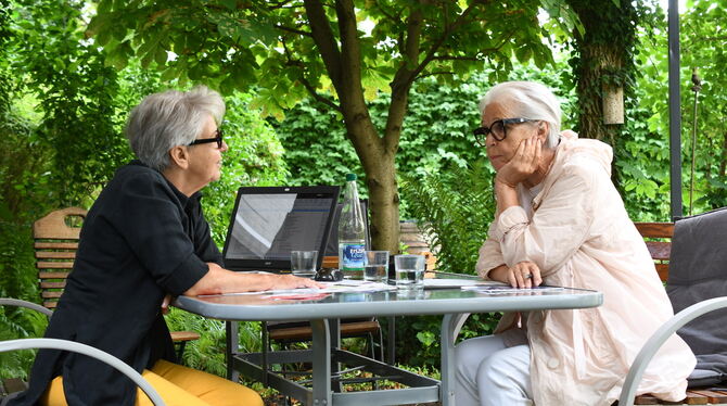 Gabriele Janz (links) und Karin Zäh organisieren 2022 letztmals den Neigschmeckt-Markt. FOTOS: ZENKE