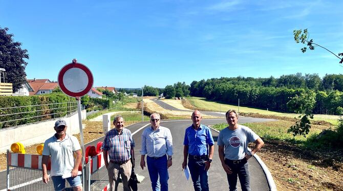 Unternehmer Hartwig Müller, Stadtbauamtstechniker Christian Lingl-Kösel, Bürgermeister Holger Jerg, Lothar Dreher vom Ingenieur