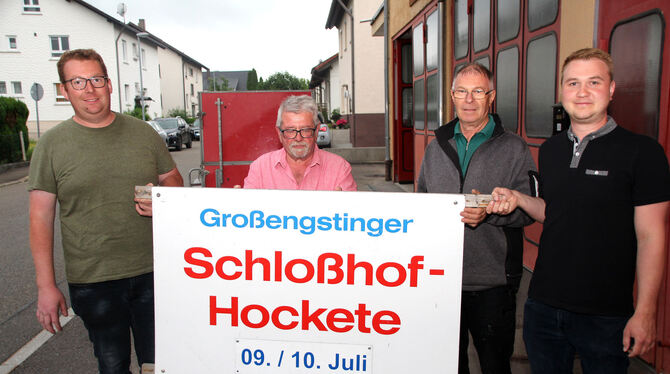 Die Hauptorganisatoren der Großengstinger Schlosshof-Hockete (von links): Alexander Leippert, Roland Diemer, Anton Hummel und Th
