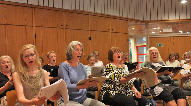 Konzertchor und Philharmonia Chor Reutlingen erarbeiten Mikis Theodorakis’ Oratorium gemeinsam.  FOTO: STRÖHLE