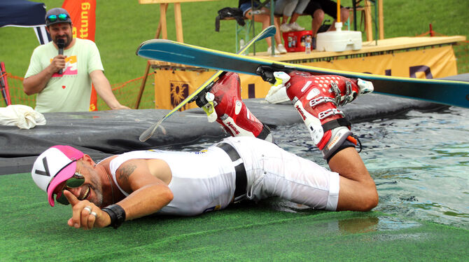 Spaß: Die Endpose sitzt, nass wird’s trotzdem auch für diesen Teilnehmer.