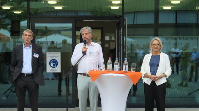 Harald Herrmann (links), Präsident der Handwerkskammer Reutlingen, Tübingens Oberbürgermeister Boris Palmer und Daniela Eberspäc Harald Herrmann (links), Präsident der Handwerkskammer Reutlingen, Tübingens Oberbürgermeister Boris Palmer und Daniela Eberspäc