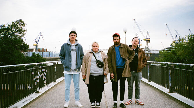 Die Hamburger Punkgruppe Akne Kid Joe rockt am Freitagabend.