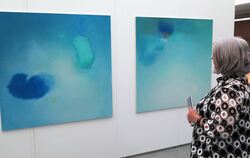 Zwei mit »foxtrott« betitelte Werke von Silvia Hornig in der Ausstellung in der Kreissparkasse. FOTO: STRÖHLE