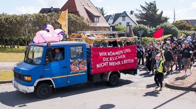 Demonstrationen auf Sylt für Umverteilung von Reichtum