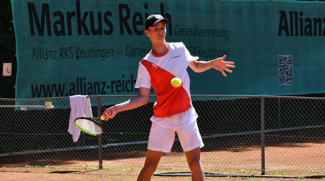 Der 18 Jahre alte Moritz Ströbel  verpasst eine  Überraschung in der ersten Runde der Qualifikation knapp. FOTO: MEYER