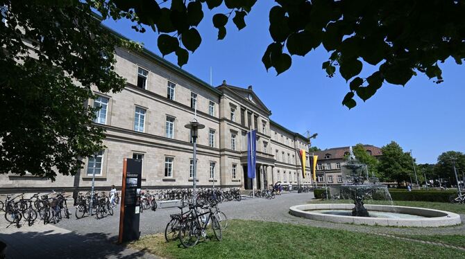 Eberhard-Karls-Universität Tübingen Eberhard-Karls-Universität Tübingen