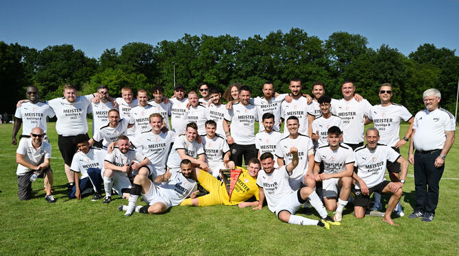 Der TSV Mähringen wurde mit 58 Punkten aus 20 Spielen und 108:15 Toren Meister in der Kreisliga B, Staffel 5. Stehend von links: