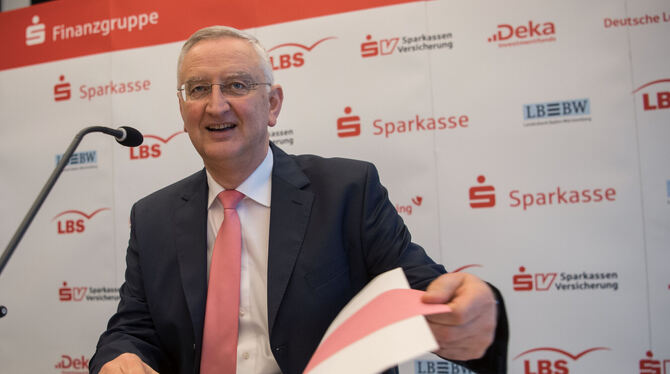 Der Präsident des Sparkassenverbandes Baden-Württemberg, Peter Schneider.  FOTO: MURAT/DPA