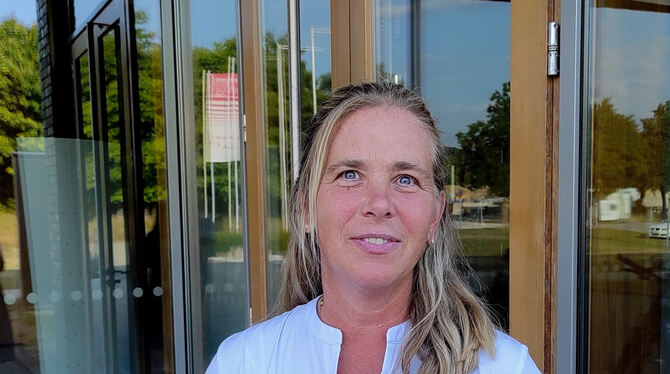 Die neue Geschäftsführerin der Sozialstation Steinlach-Wiesaz Melanie Mollitor-Volk freut sich auf ihre Aufgabe.  FOTO: EBER